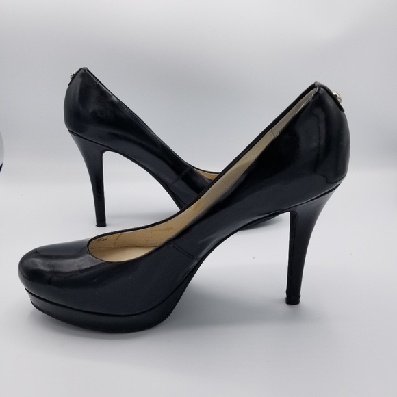 Women's Michael Kors Black High Heel Pumps Size 9M - Picture 3 of 7